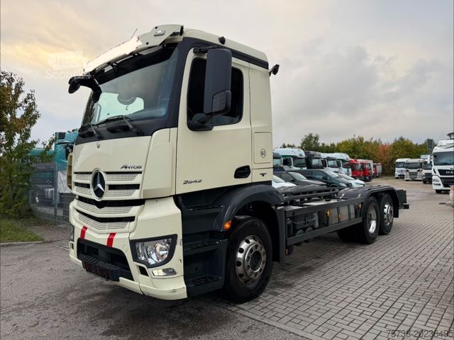 Chasis de camión MERCEDES-BENZ Antos 2542 Fahrgestell/Retarder/LENKACHSE/EURO6
