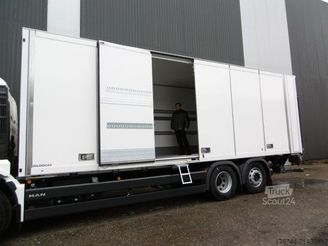 Dobozos teherautó  Faltwand - Kofferaufbau, Seitenfaltwand