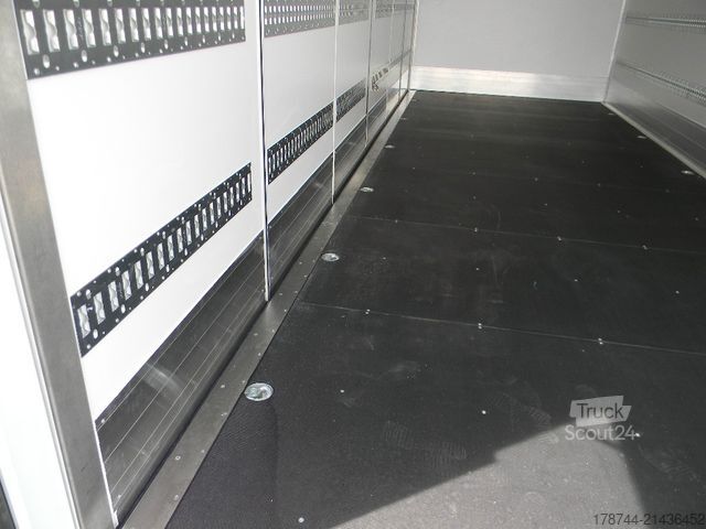 Dobozos teherautó  Faltwand - Kofferaufbau, Seitenfaltwand