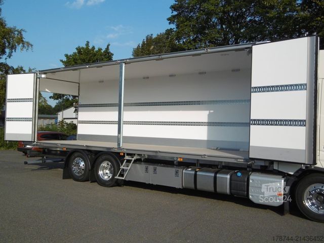 Dobozos teherautó  Faltwand - Kofferaufbau, Seitenfaltwand