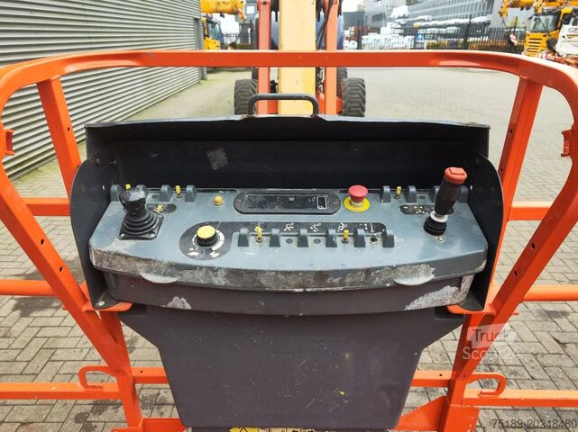 Teleskopska platforma JLG 860 SJ
