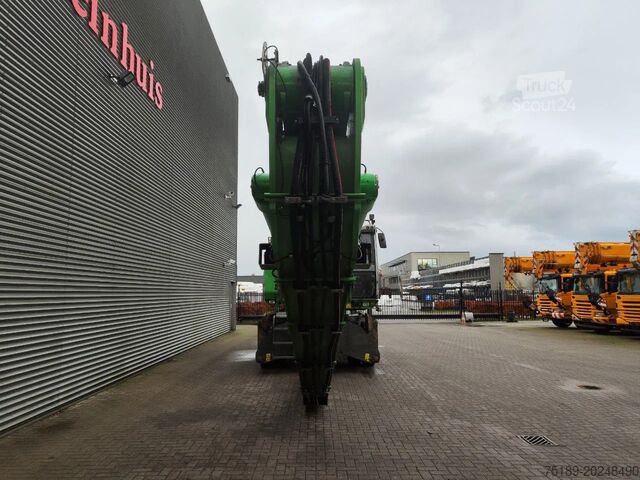 Machine de manutention de matériaux Sennebogen 830 E