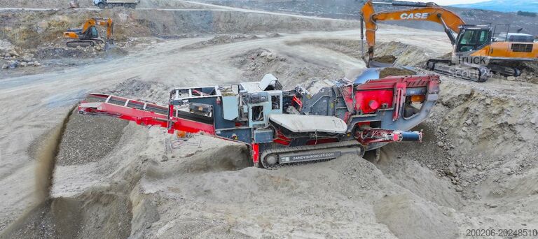 Installation de concassage Sandvik QI441 Used Mobile Crusher with FABO