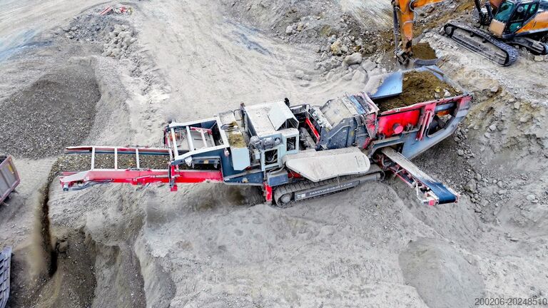 Installation de concassage Sandvik QI441 Used Mobile Crusher with FABO