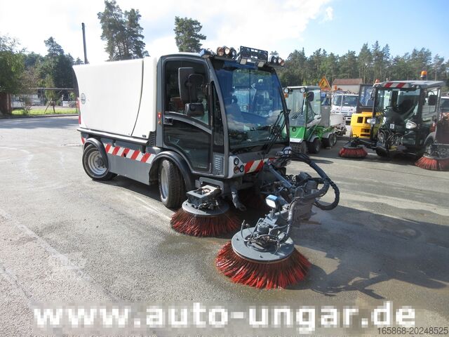 Veegmachine Boschung S3 Kehrmaschine urban sweeper Wildkraut