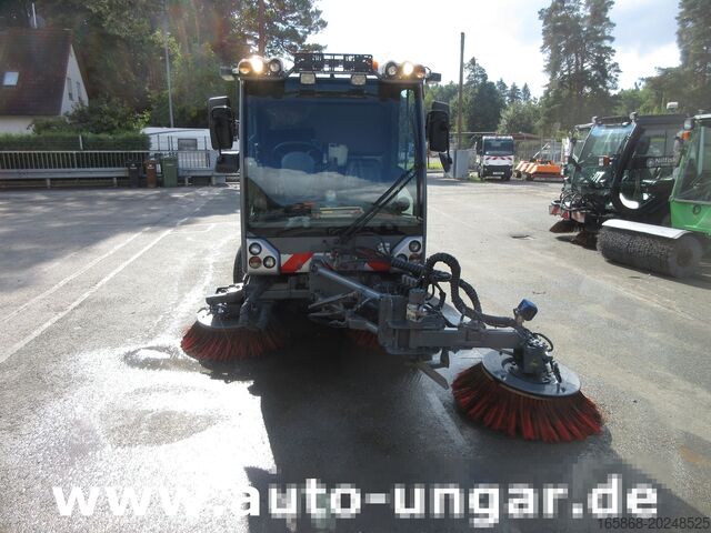 Veegmachine Boschung S3 Kehrmaschine urban sweeper Wildkraut