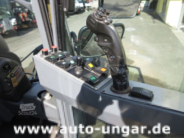 Veegmachine Boschung S3 Kehrmaschine urban sweeper Wildkraut