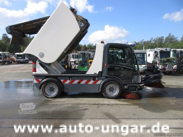 Veegmachine Boschung S3 Kehrmaschine urban sweeper Wildkraut