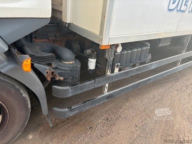 Koelwagen VOLVO FL 12.210 Kühlkoffer