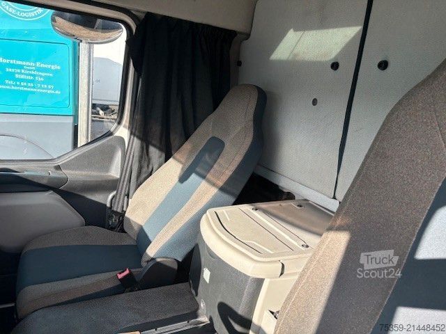 Koelwagen VOLVO FL 12.210 Kühlkoffer