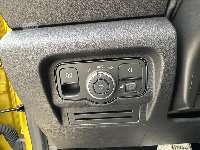 Kleinbus Mercedes-Benz T 180  Progressive LED Kamera AHK-Vorrüstung