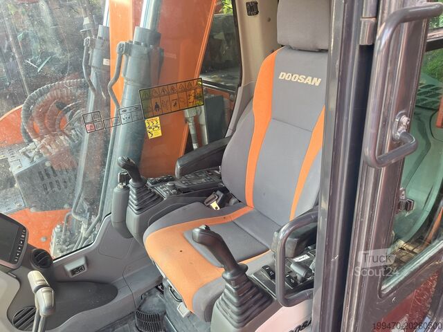 Kettenbagger Doosan DX140LCR-5 with PowerTilt OQ65 quickcoupler (without bucket)
