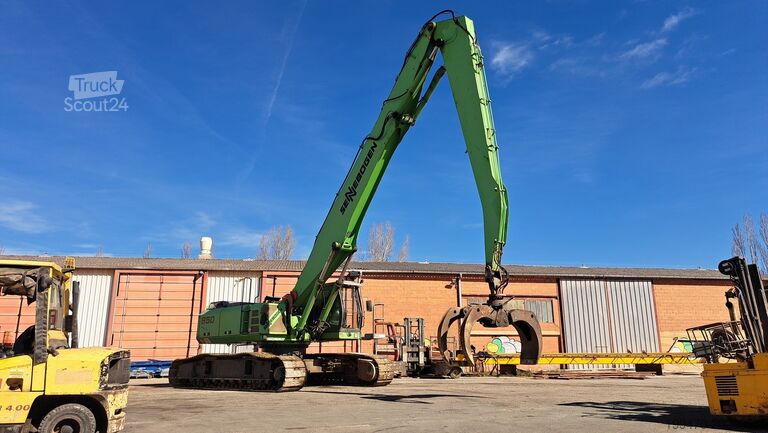 Manipolazione dell'escavatore Sennebogen 850R with hydraulic rotating grapple