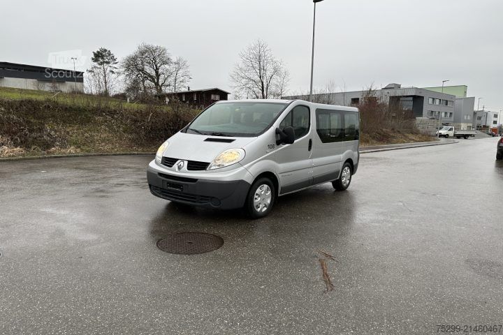 Anpassad skåpbil Renault Trafic dCi115