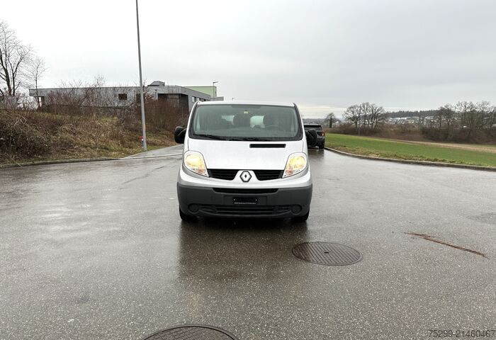 Anpassad skåpbil Renault Trafic dCi115