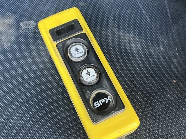 Wywrotka dostawcza IVECO Daily 35S16 DoKa Klima AHK 7-Sitzer Start/Stop