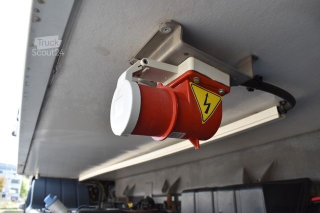 Ledusskapja kravas automašīna MERCEDES-BENZ Atego 1530 16t. 2-Zonen Tiefkühl Carrier LBW