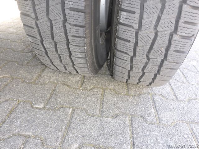 Fourgon tôlé IVECO Daily 70C18A8/P,Hi-Matic,Klima,Luftfed.,LBW.1000