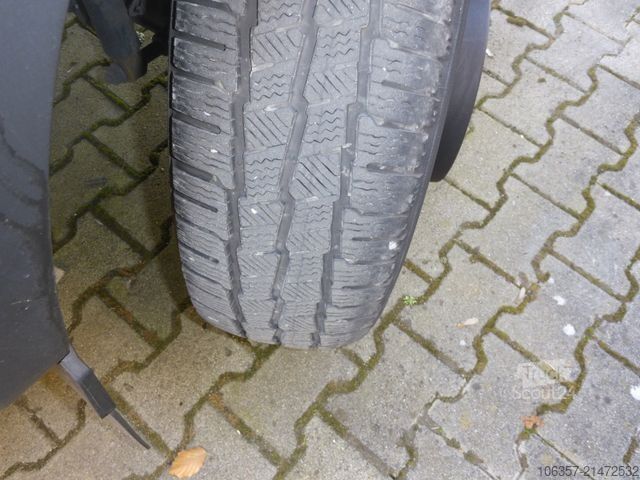 Fourgon tôlé IVECO Daily 70C18A8/P,Hi-Matic,Klima,Luftfed.,LBW.1000