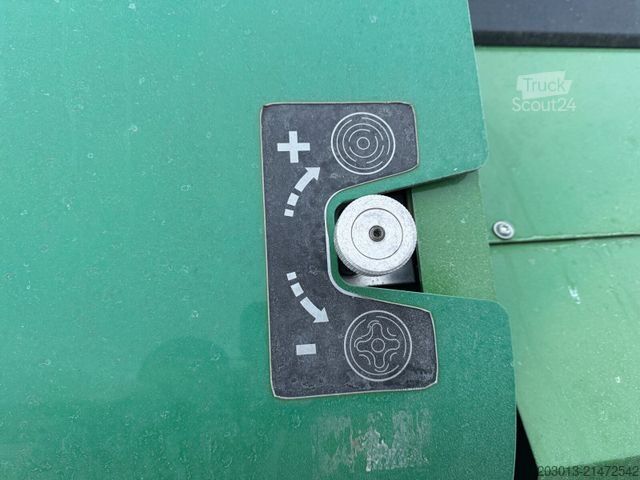 Landmaschine John Deere V451 G Rundballenpresse - NEU