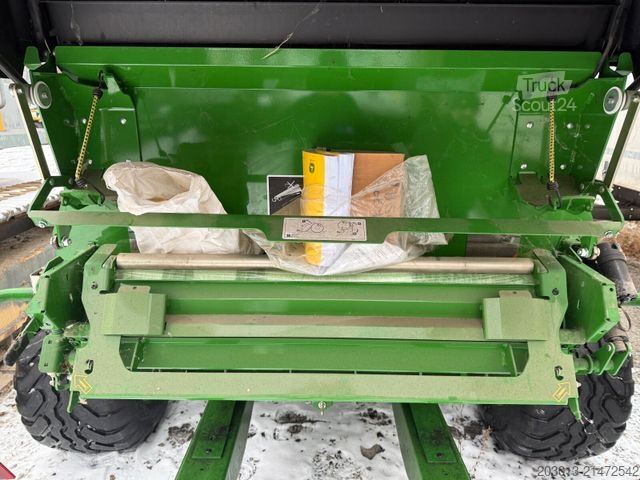 Landmaschine John Deere V451 G Rundballenpresse - NEU