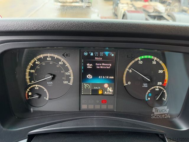 Tovornjak s črpalko za beton MERCEDES-BENZ Arocs 4146 8x4 PUMI SERMAC 4Z28