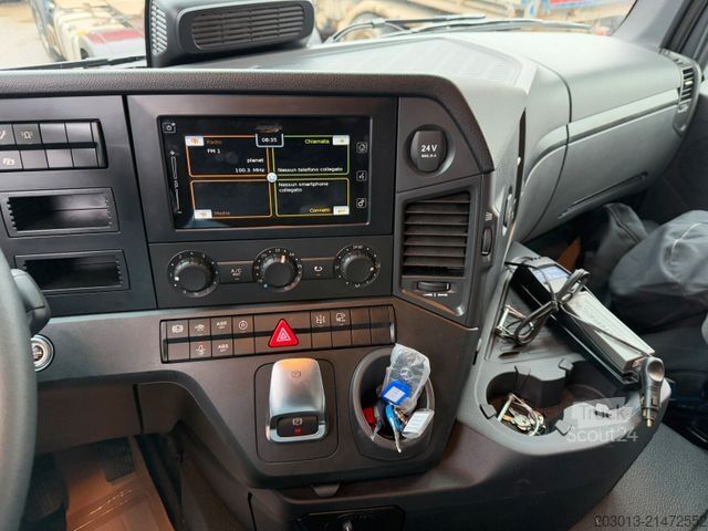 Tovornjak s črpalko za beton MERCEDES-BENZ Arocs 4146 8x4 PUMI SERMAC 4Z28