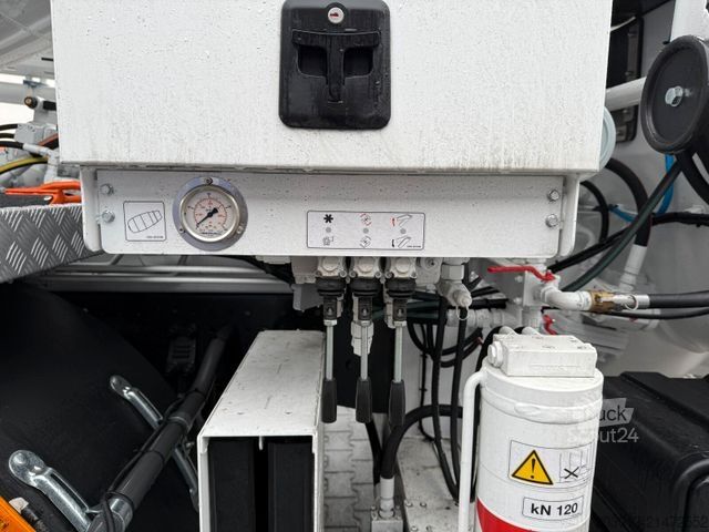 Tovornjak s črpalko za beton MERCEDES-BENZ Arocs 4146 8x4 PUMI SERMAC 4Z28