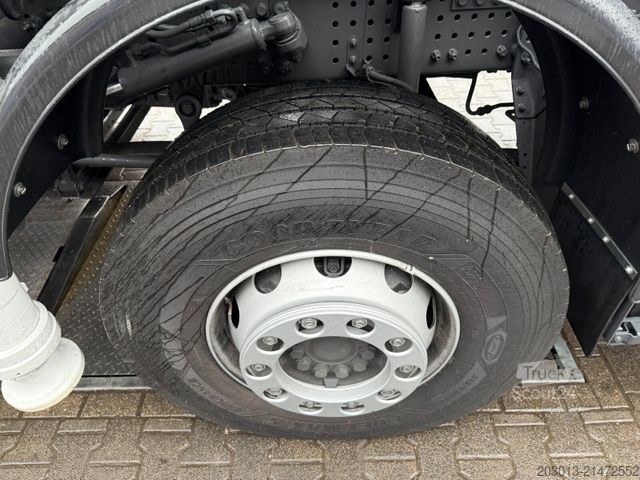 Betongpumpbil MERCEDES-BENZ Arocs 4146 8x4 PUMI SERMAC 4Z28