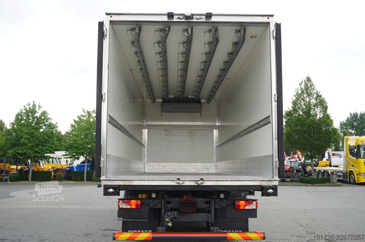 Hladilni tovornjak za meso SCANIA R450 6×2 / 5-row hook refrigeration