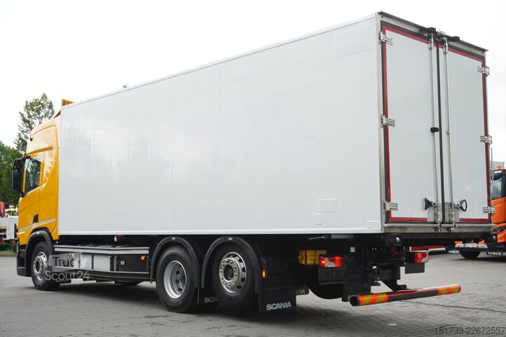 Hladilni tovornjak za meso SCANIA R450 6×2 / 5-row hook refrigeration