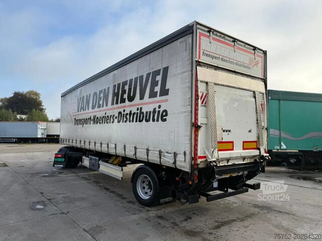 Schuifzeilen Renders 10.5M City Trailer Schuifzeil zijdeur Stuur as ...