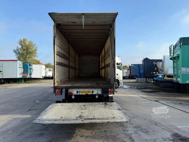 Schuifzeilen Renders 10.5M City Trailer Schuifzeil zijdeur Stuur as ...
