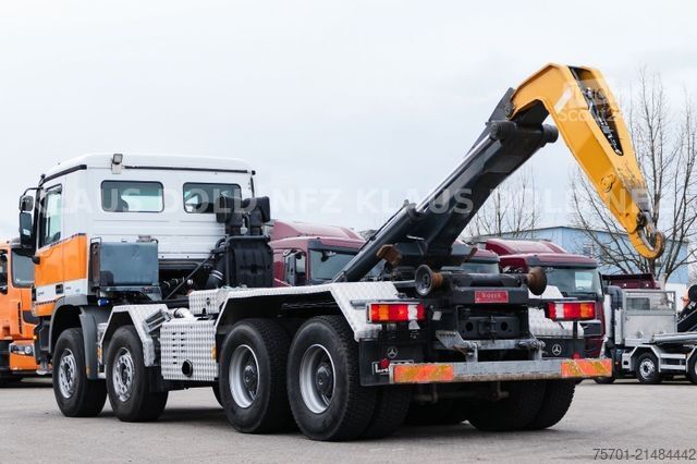 Camión portacontenedores de gancho MERCEDES-BENZ Actros 3244 Abrollkipper Moser Retarde
