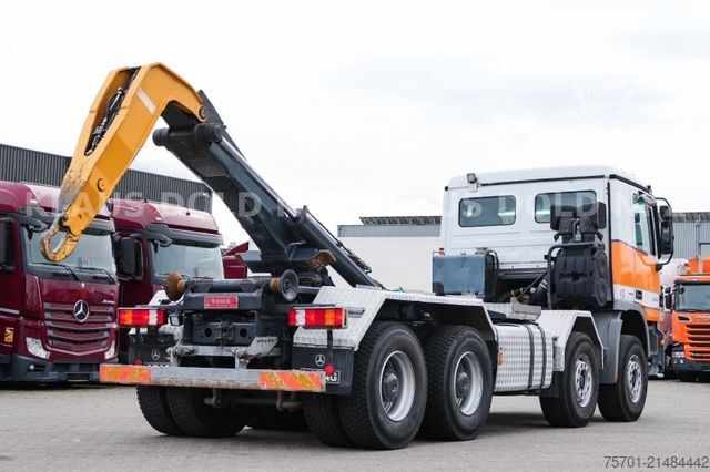 Camión portacontenedores de gancho MERCEDES-BENZ Actros 3244 Abrollkipper Moser Retarde