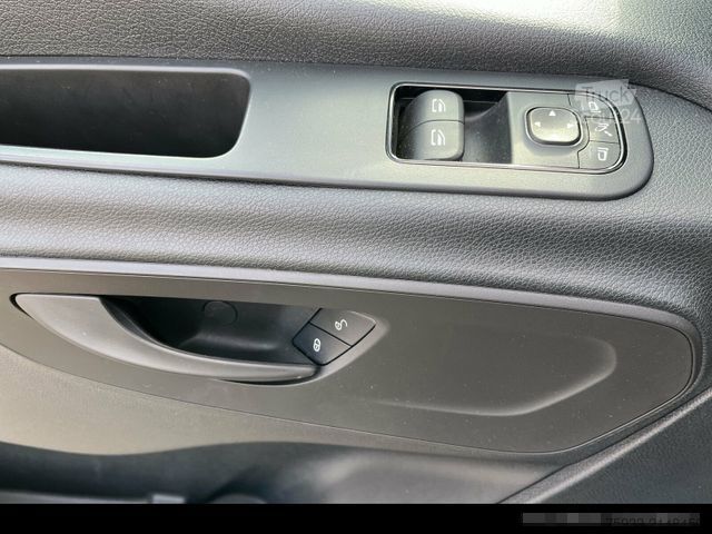 Fourgon tôlé MERCEDES-BENZ Sprinter 317 CDI AUTOMATIK+AHK2.8t+DISTRONIC+LED