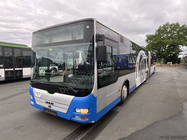 Zglobni avtobus MAN A 23