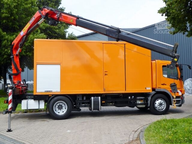 γερανός τοποθετημένος σε φορτηγό Mercedes-Benz Atego 1524 - Werkstattwagen - Kran - 68T