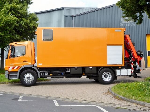 γερανός τοποθετημένος σε φορτηγό Mercedes-Benz Atego 1524 - Werkstattwagen - Kran - 68T