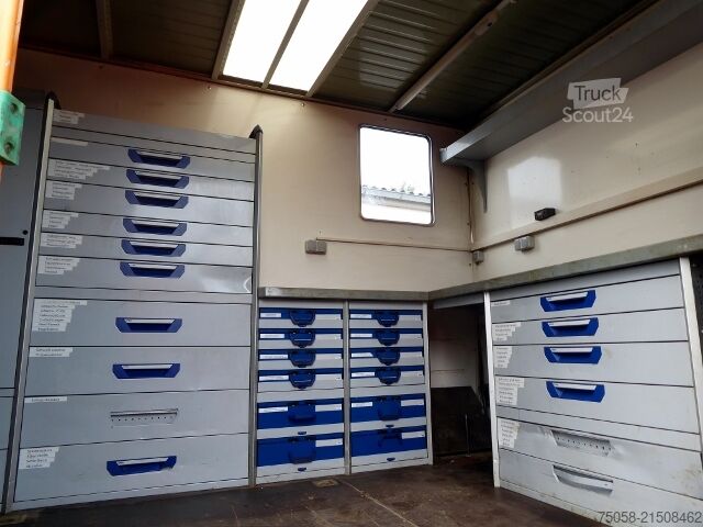 γερανός τοποθετημένος σε φορτηγό Mercedes-Benz Atego 1524 - Werkstattwagen - Kran - 68T