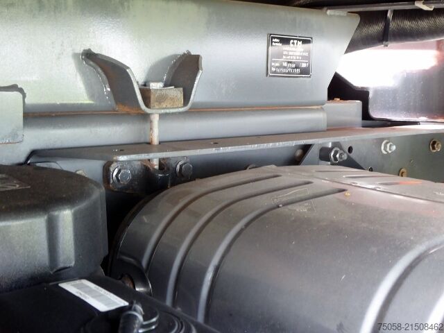 γερανός τοποθετημένος σε φορτηγό Mercedes-Benz Atego 1524 - Werkstattwagen - Kran - 68T