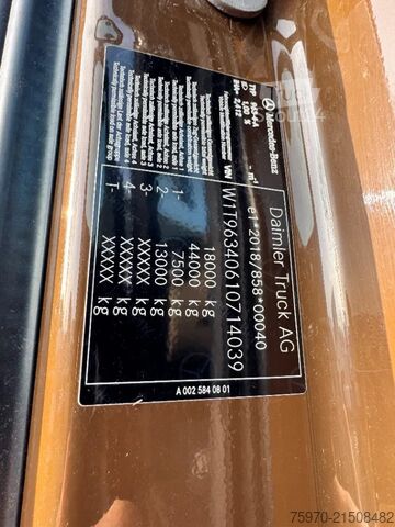 Standard-SZM Mercedes-Benz Actros 1848 BigSpace 2023 RETARDER 123.213km