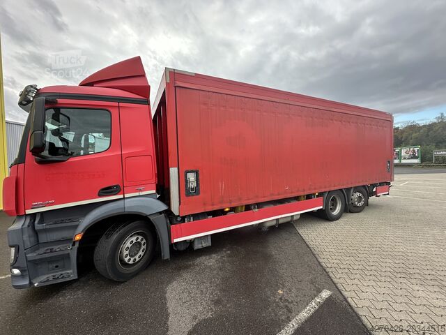 Kravas automašīna ar dzērienu virsbūvi Mercedes-Benz Antos