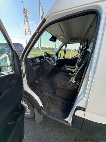 Furgons ar kasti Iveco Daily 35