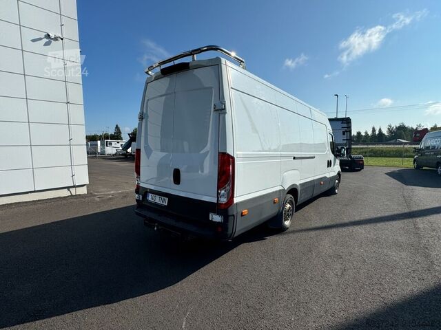Furgons ar kasti Iveco Daily 35