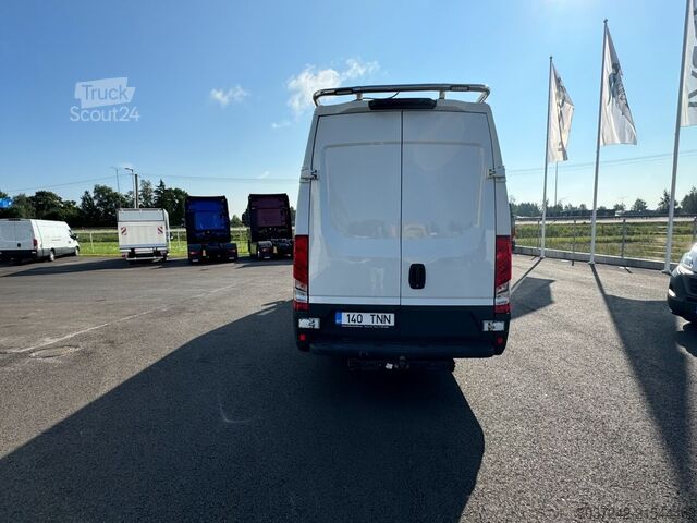 Furgons ar kasti Iveco Daily 35