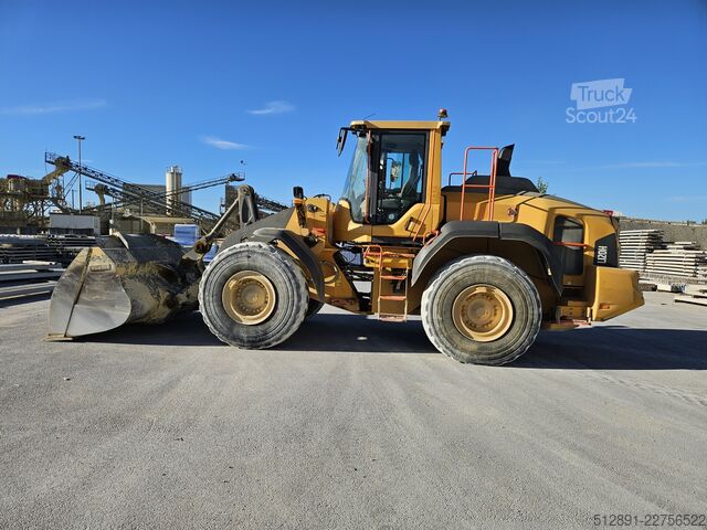 Kolesni nakladalnik VOLVO L 120 H