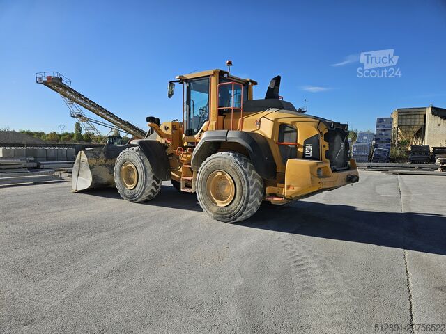 Kolesni nakladalnik VOLVO L 120 H