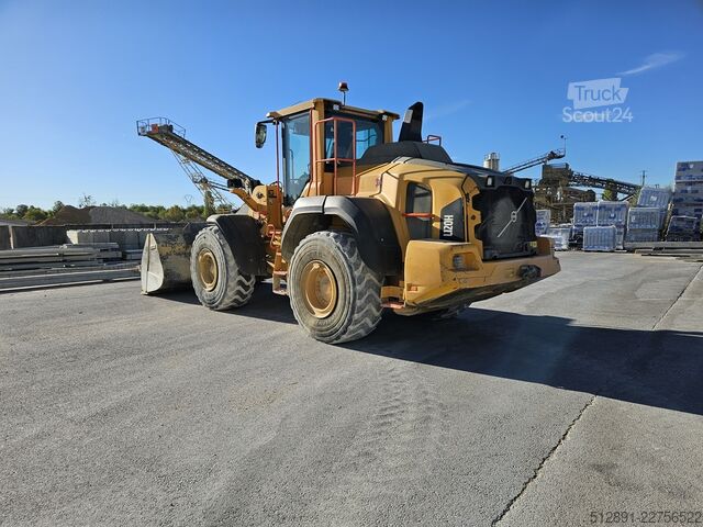 Kolesni nakladalnik VOLVO L 120 H
