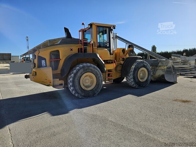 Kolesni nakladalnik VOLVO L 120 H